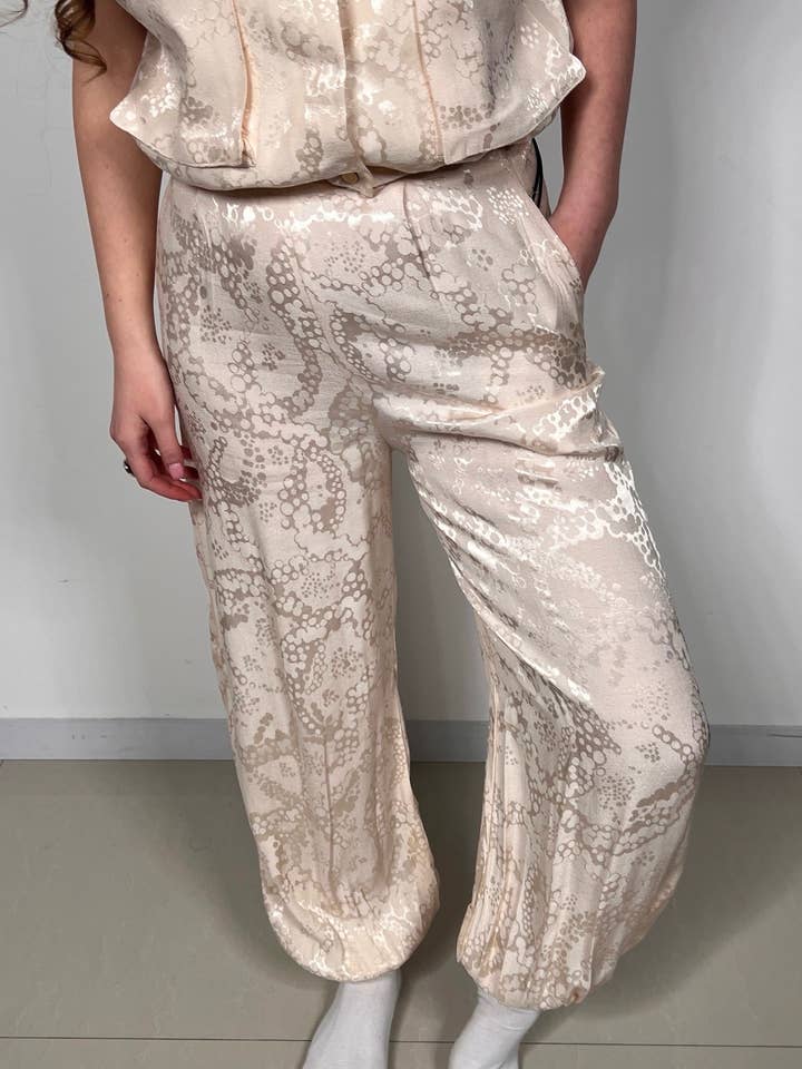 Satijnen broek met dessin - PARELMOER voor wholesale door MAXMILA PARIS