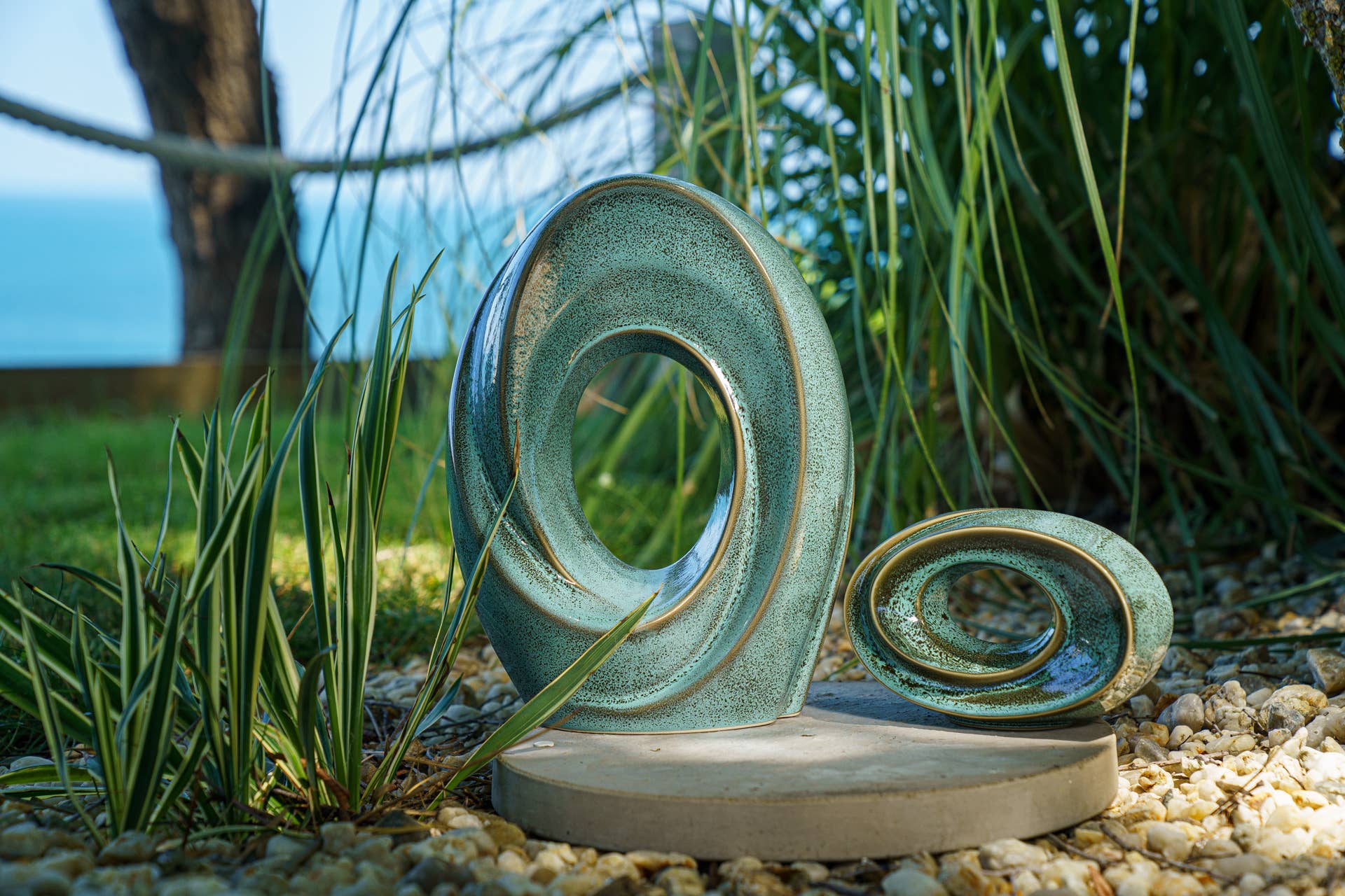 Pulvis Art Urns - Wholesale Urn - Cremation Urn "The Passage" - Large | Oily Green Melange5