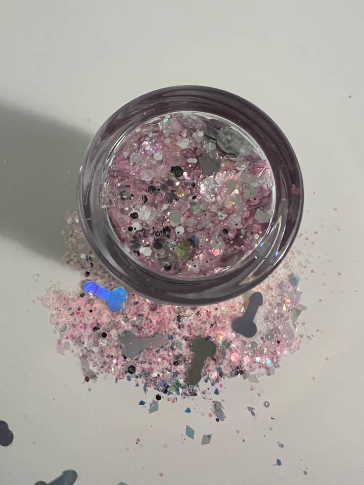 Soirée entre célibataires *fun* à paillettes pour la vente par Lume Body Glitter