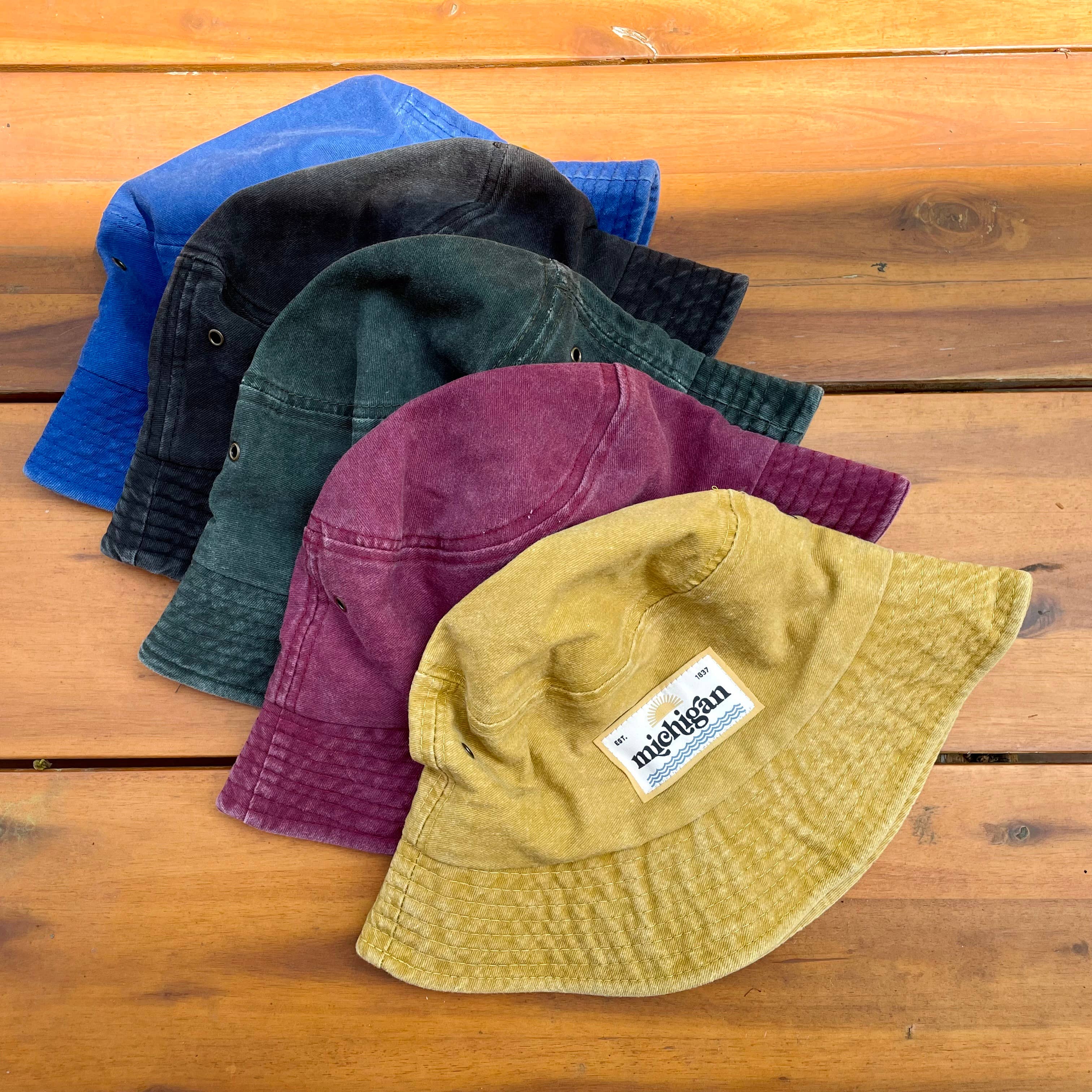 Stuck on Michigan - Vente Bob – femme - Chapeau seau patch Michigan – Chapeau de soleil teint vintage7