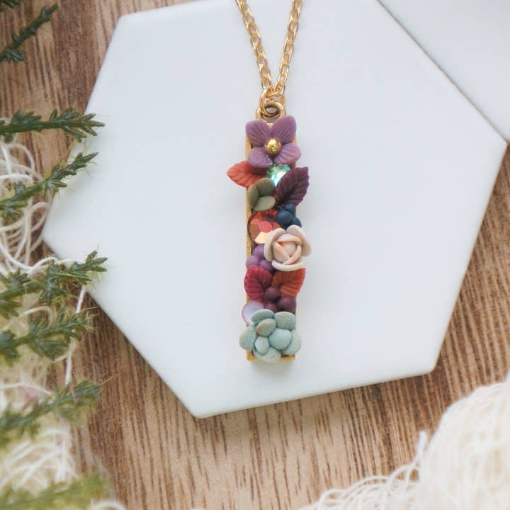 Collana Floral Drop per la vendita all'ingrosso da parte di Colourful Blossom