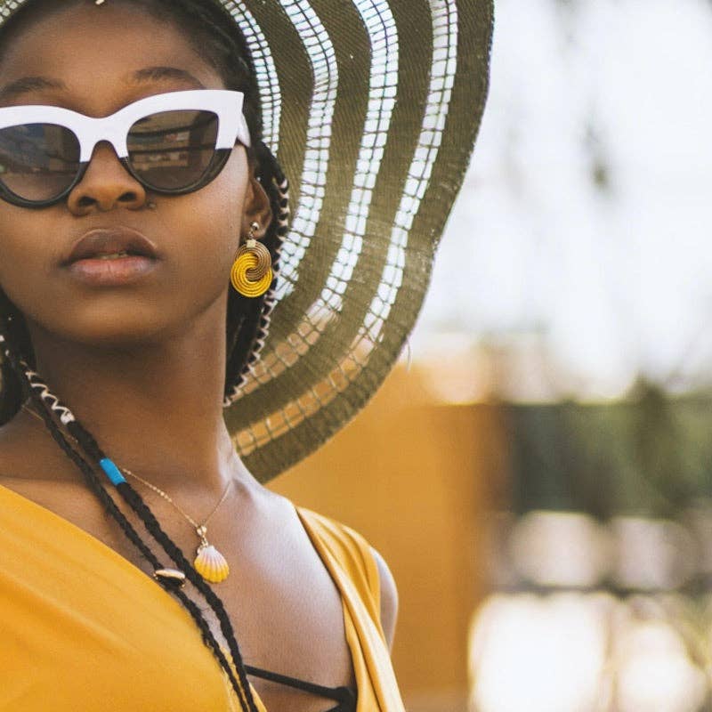 Ora - Wholesale Dangle Earrings - Infinito floor3