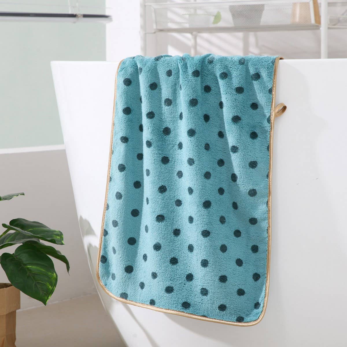ACCITY - Wholesale Bath Towel - CORAL FLEECE POLKA DOT ABSORBENT FACE TOWEL_CWMM22674
