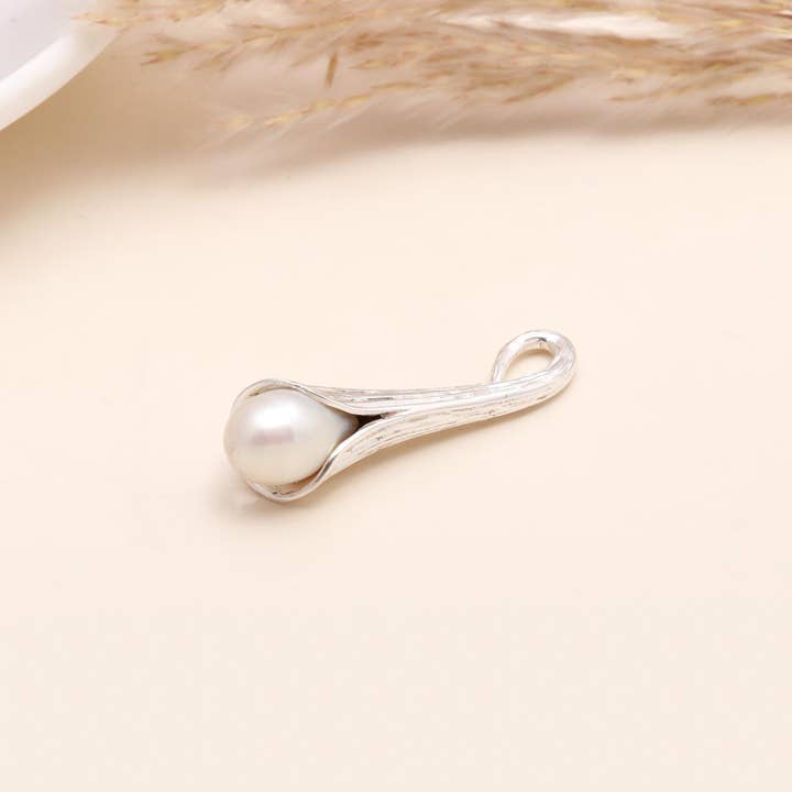 AG 925 JEWELLERY - Wholesale Individual Charm/Pendant - 925 Sterling Silver Calla Lily Pearl Pendant3