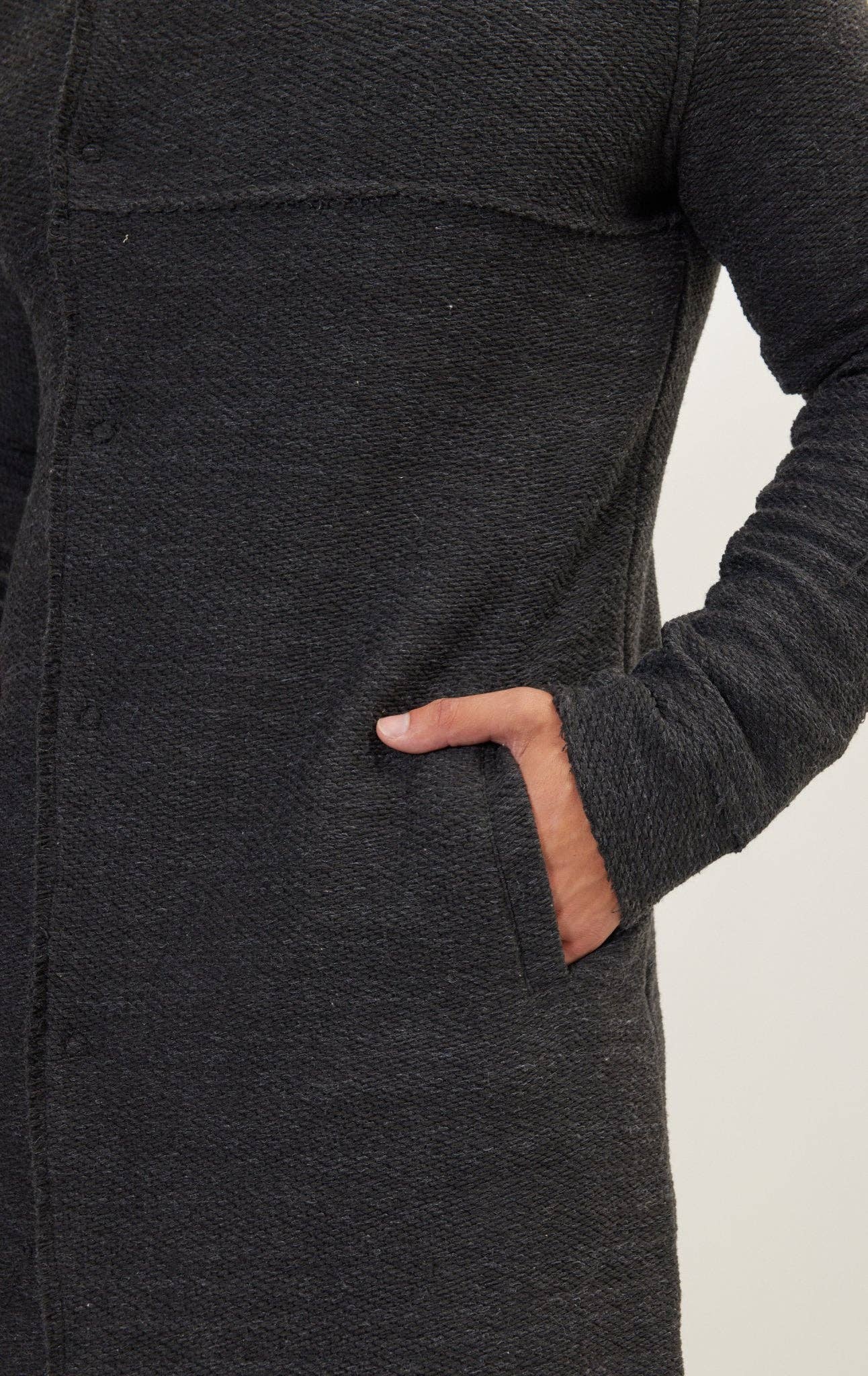 ANTRACIET Asymmetrisch lang vest met capuchon voor heren - antraciet voor groothandel op Faire7