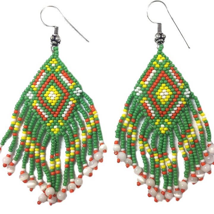 Boucles d'oreilles en perles vertes faites à la main pour la vente par BEADS CORNER