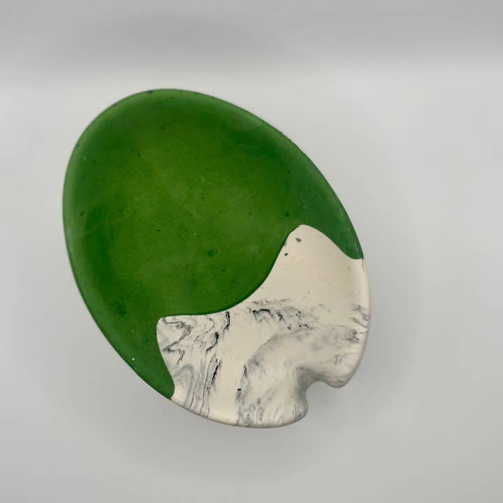 Amandyne Creations - Wholesale Soap Caddy - Freestanding soap dish in Fir Green Jesmonite with marble effect1