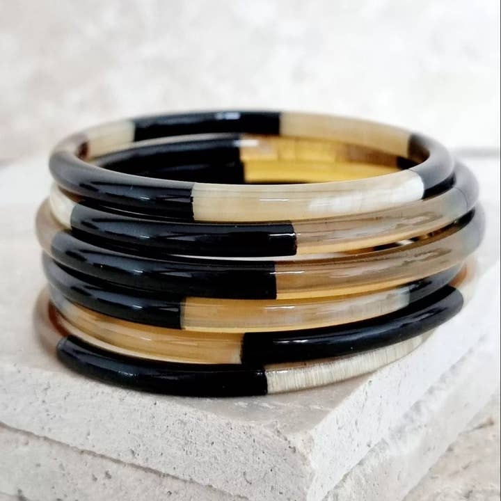 Le Coin Sauvage - Vendita all'ingrosso Bracciale a polsino - Bracciale a fascia in corno - 5 mm - Trio nero2