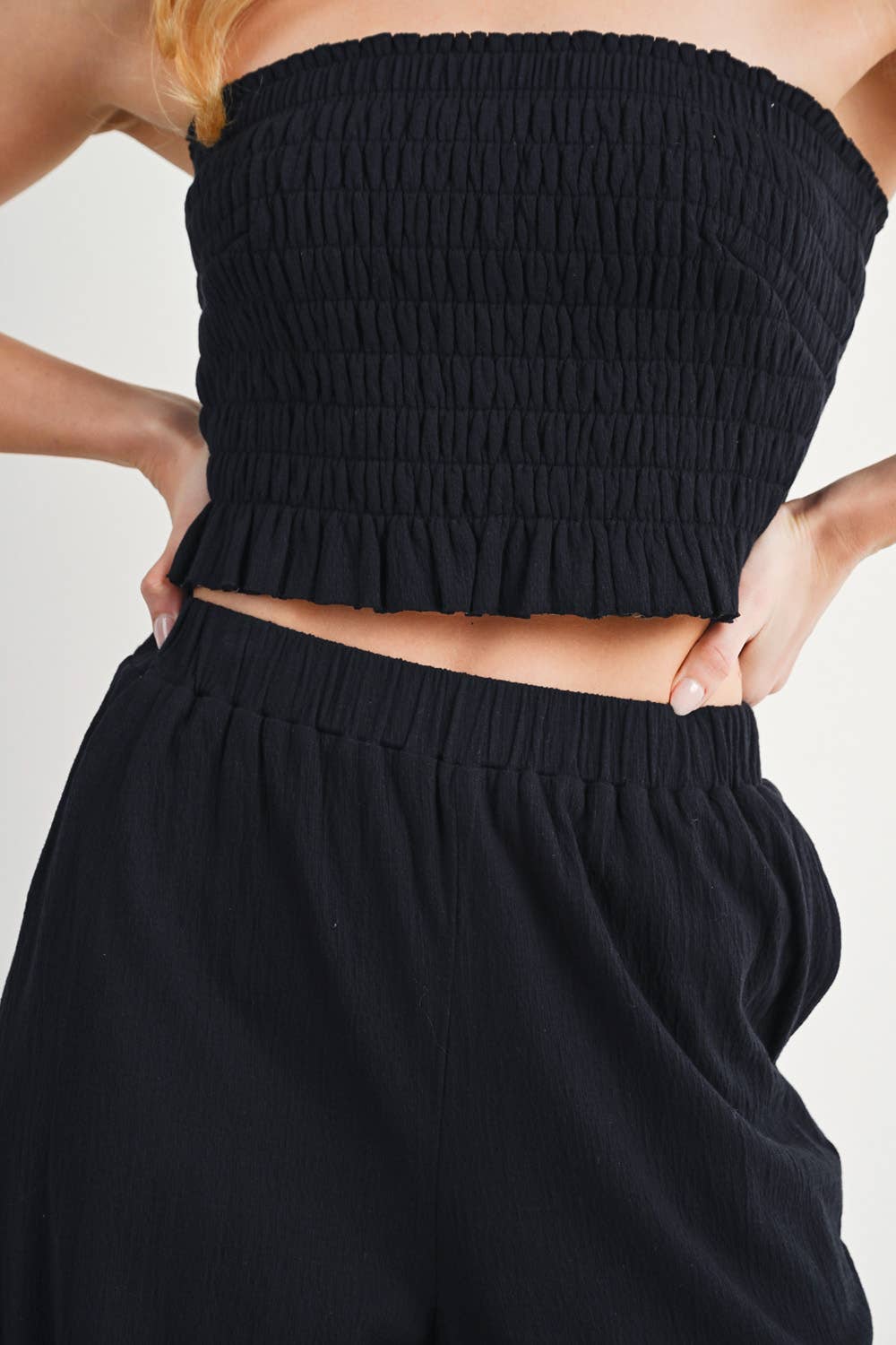 Bluivy – wholesale Top & pants set (NOT Loungewear) – Women's – SMOCKED TUBE TOP & LINEN WIDE LEG PANTS SET24