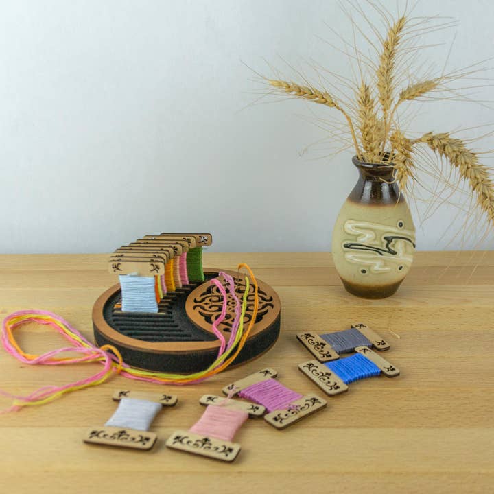 Embroidery craft - Wholesale Craft Supplies - PB-018-img-4 Foam stand for wooden, acrylic and other bobbins (spools) thickness 3mm