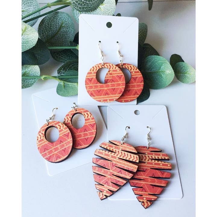 Pendientes de madera con estampado azteca rojo para venta al por mayor de Shufflewoods Ltd