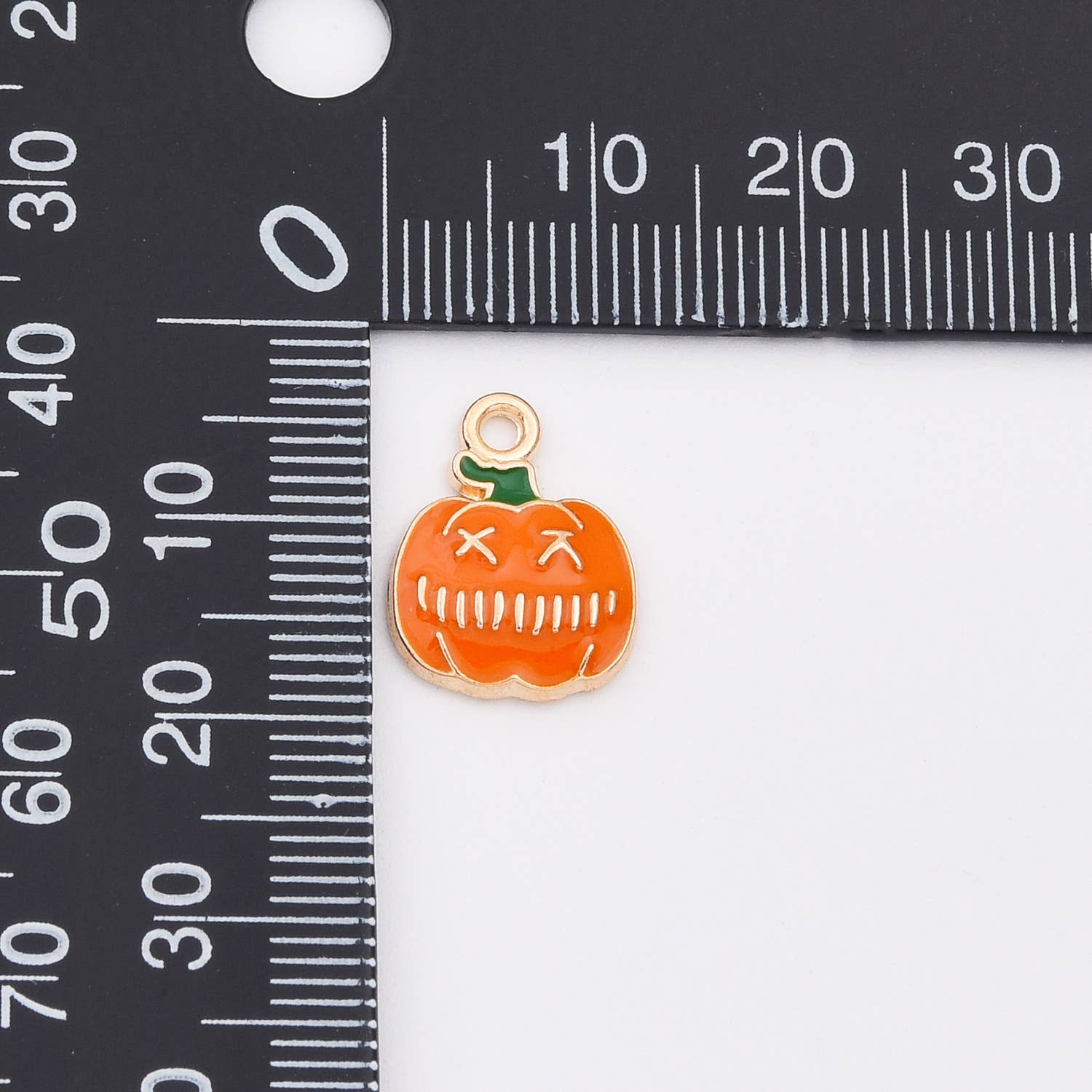 findings4uGem – wholesale Hänge-/berlockhalsband – Guldpläterad Emalj Halloween Fint Berlockhänge, CP215013