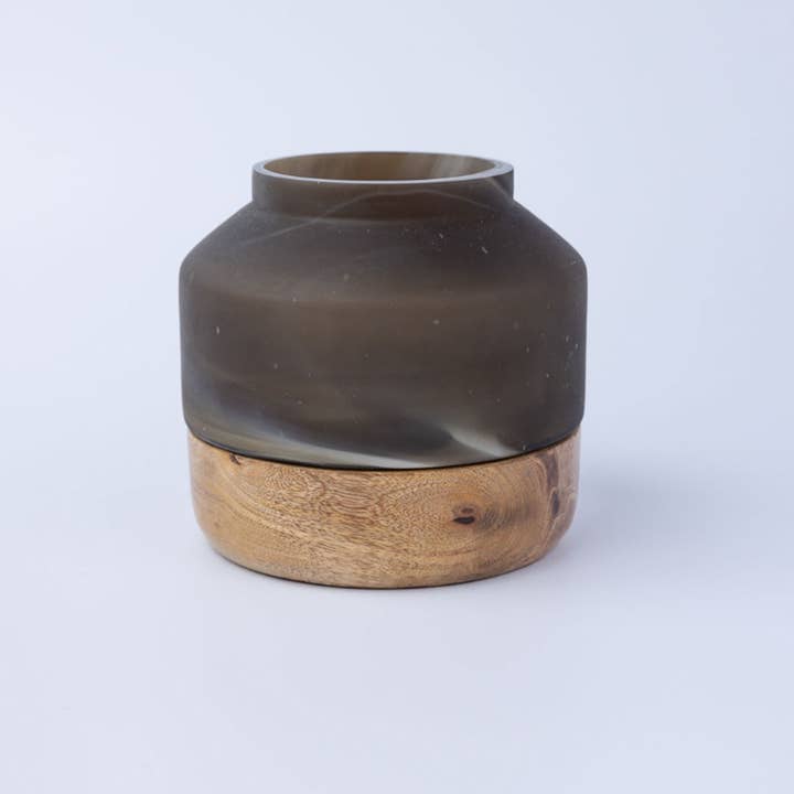 House of Roya Ltd – wholesale Vase – Deep Smoke Vase with a Wood Base - Large6