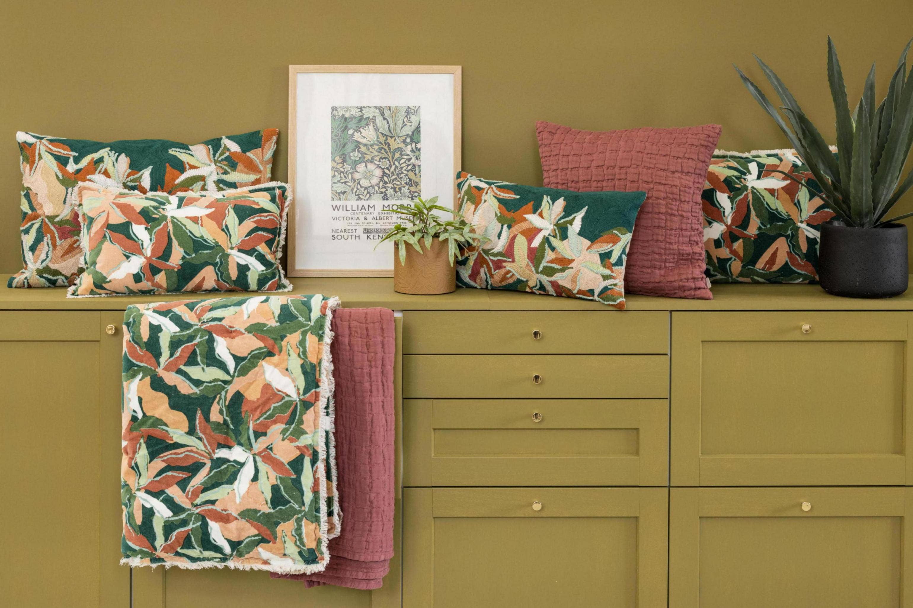 Maison Vivaraise & La Cerise sur le Gâteau - Vendita all'ingrosso Cuscini per sedie - Cuscino ricamato Alina Petrolio 40 X 651