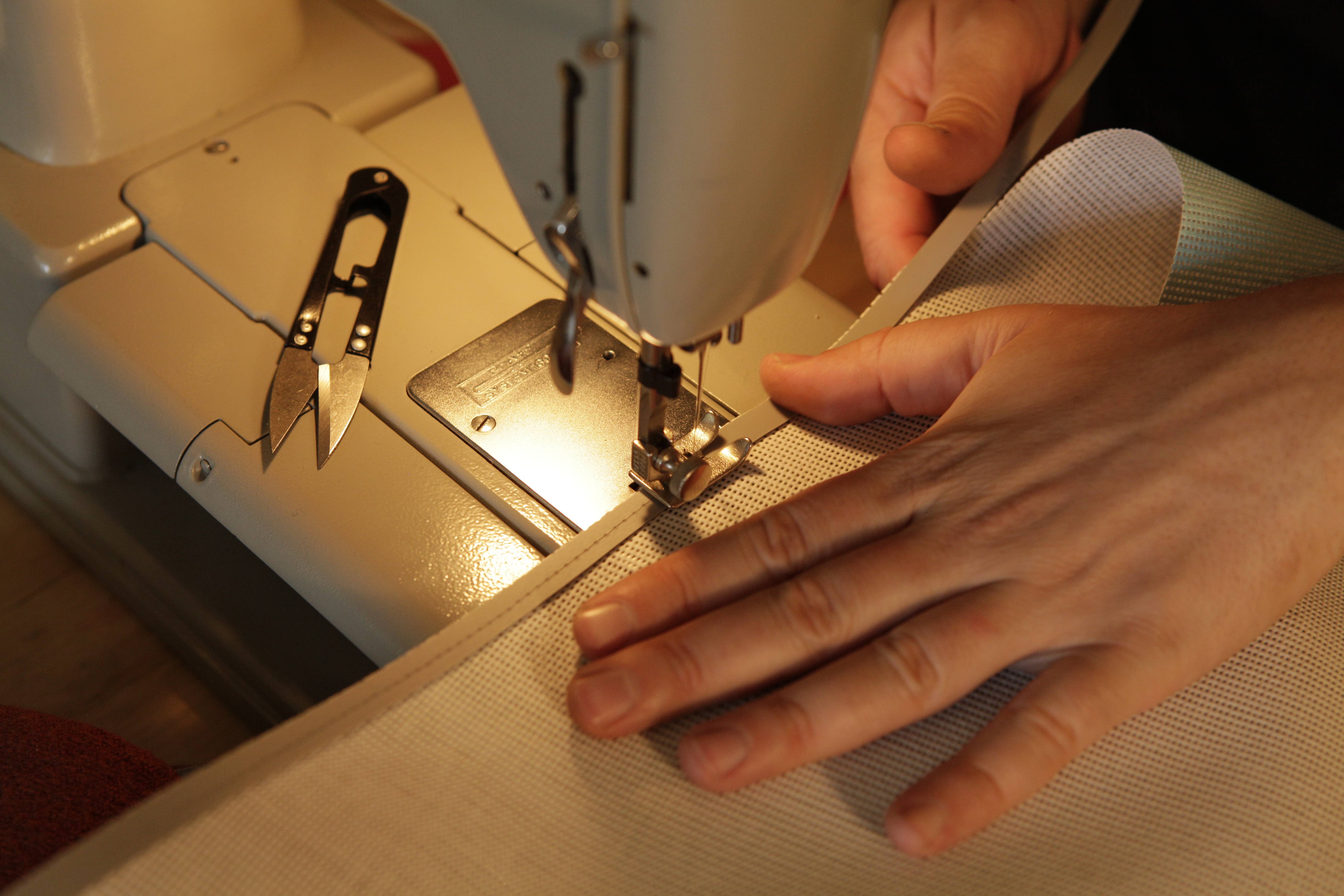 AUTHENTIC BLADES - Wholesale Scissors - AUTHENTIC BLADES CAN thread and craft scissors1