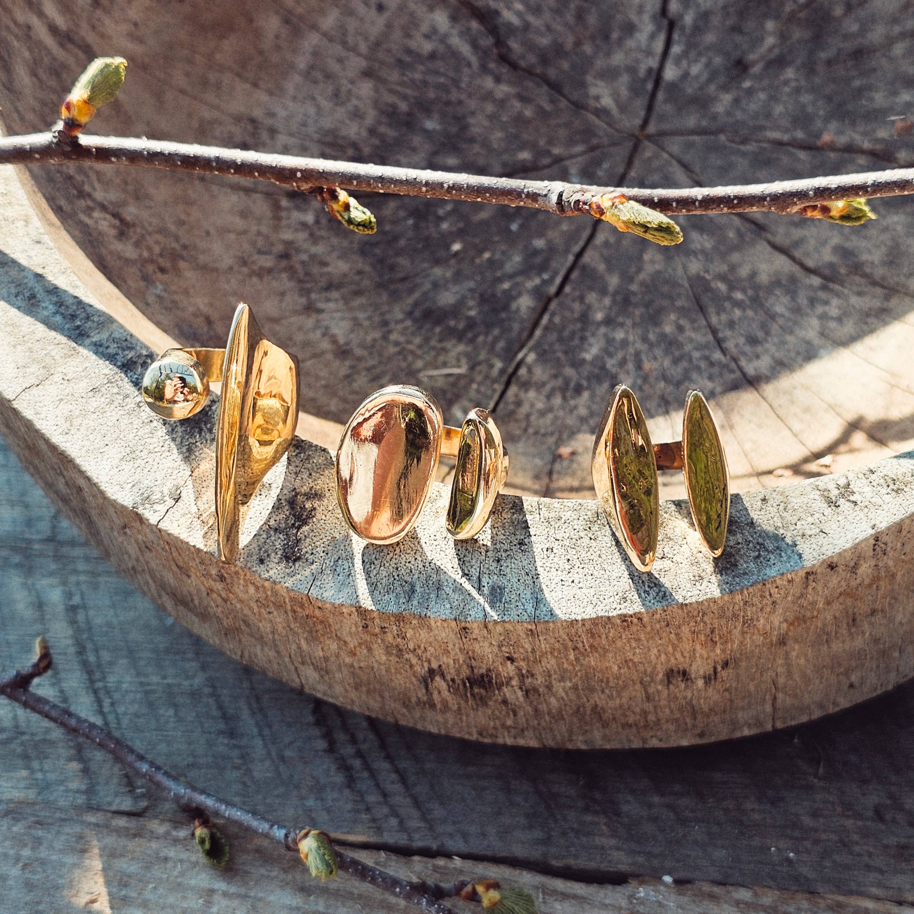 Bisjoux - Venta al por mayor Anillo de banda/apilable - Anillo de orbe orgánico de latón abierto ajustable hecho a mano 9