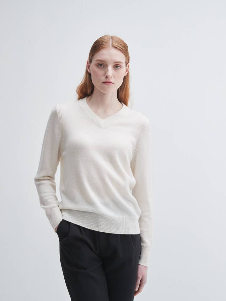 V-neck Cashmere Sweater for wholesale by Pissenlit
