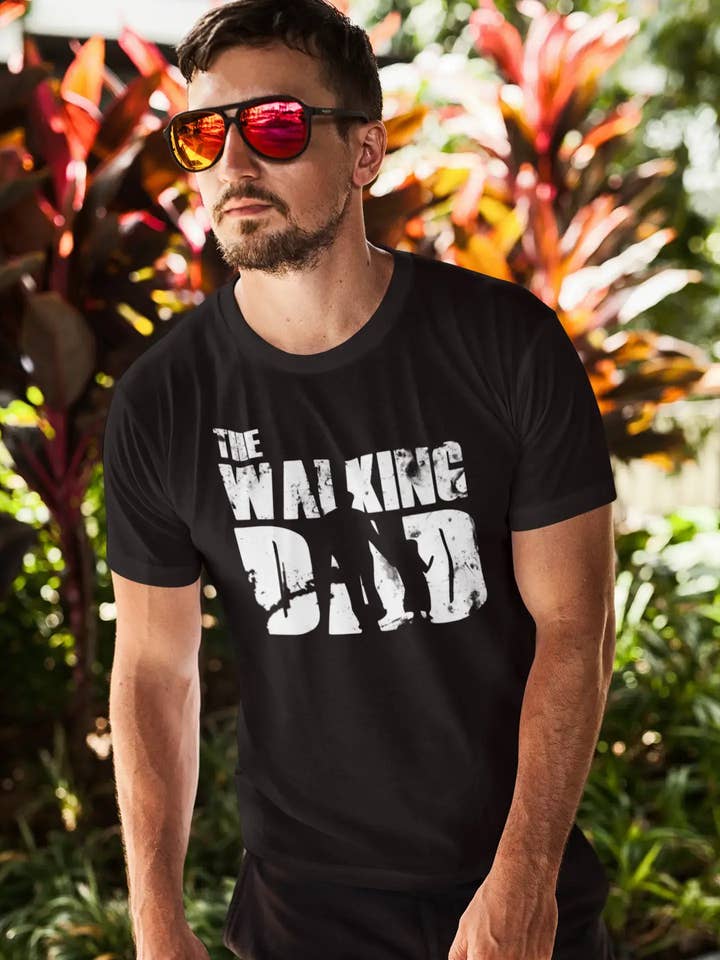 ULTRABASIC T-shirt til mænd The Walking Dad - Funny Dad T-shirt for engroshandel hos ULTRABASIC
