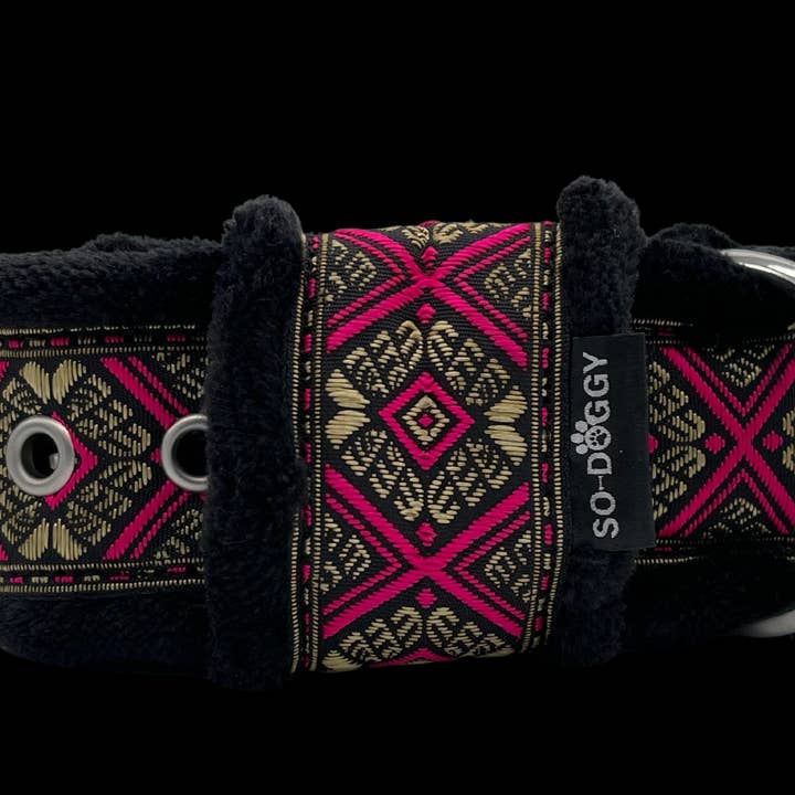 FLEECE DOG COLLAR | LION PINK | BLACK for wholesale by So-Doggy