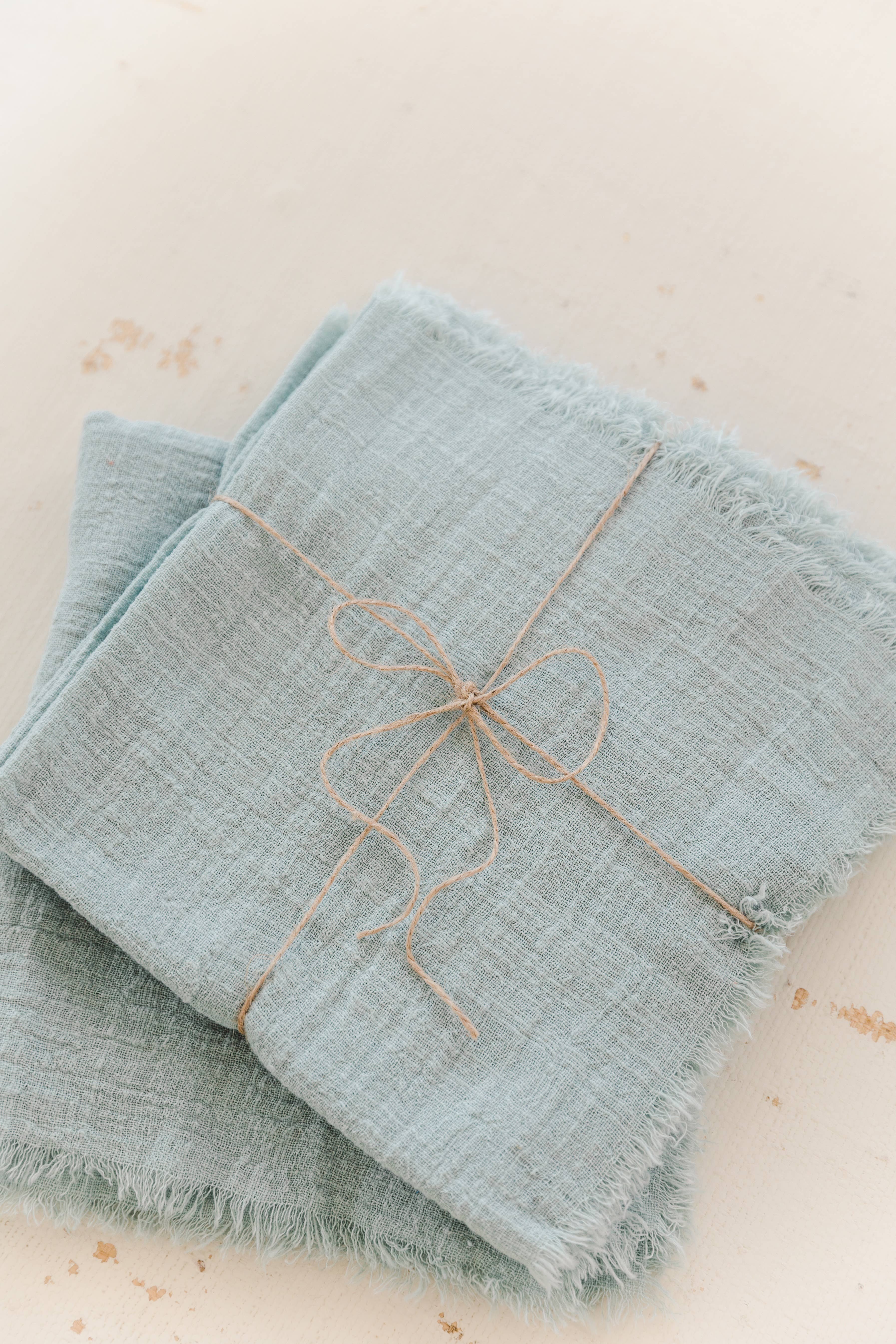 Bluum Maison – wholesale Table runner – Sage Green Cotton Gauze Cloth Table Runner1