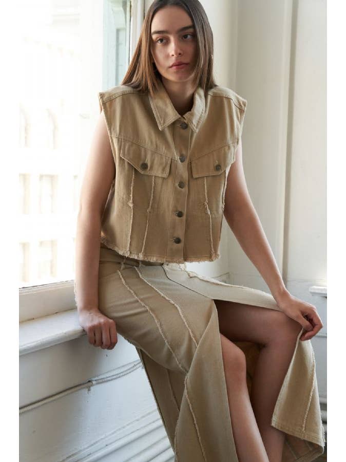 TAUPE A woven twill vest - FJ1029 for wholesale on Faire2