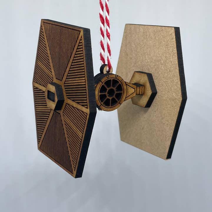 Star Wars Weihnachtsdekoration aus Holz für den Großhandel von Archie & Bea