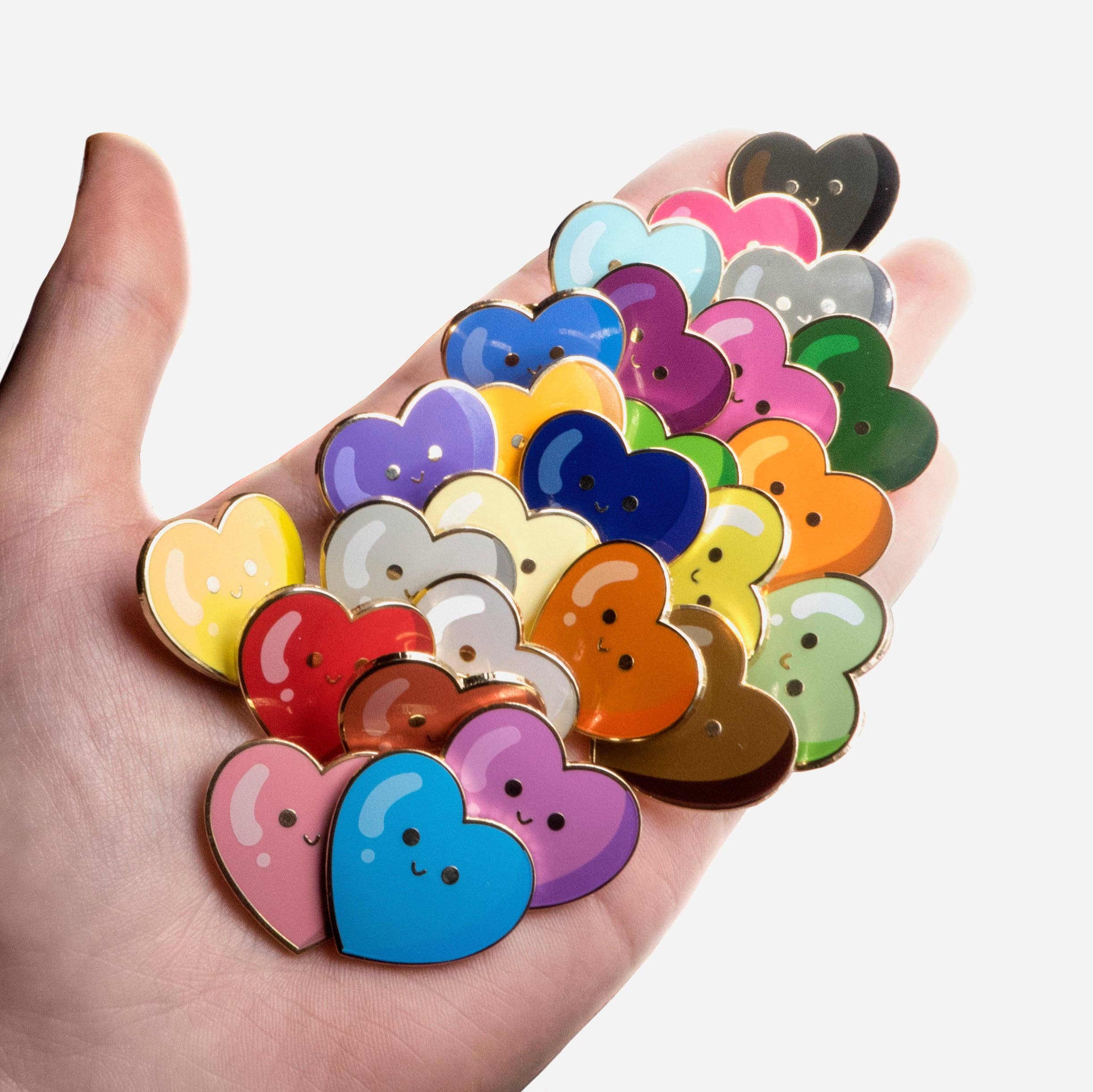 Leon Römer Illustraties – Engroshandel Reversnål/knap – Tiny Heart nål1