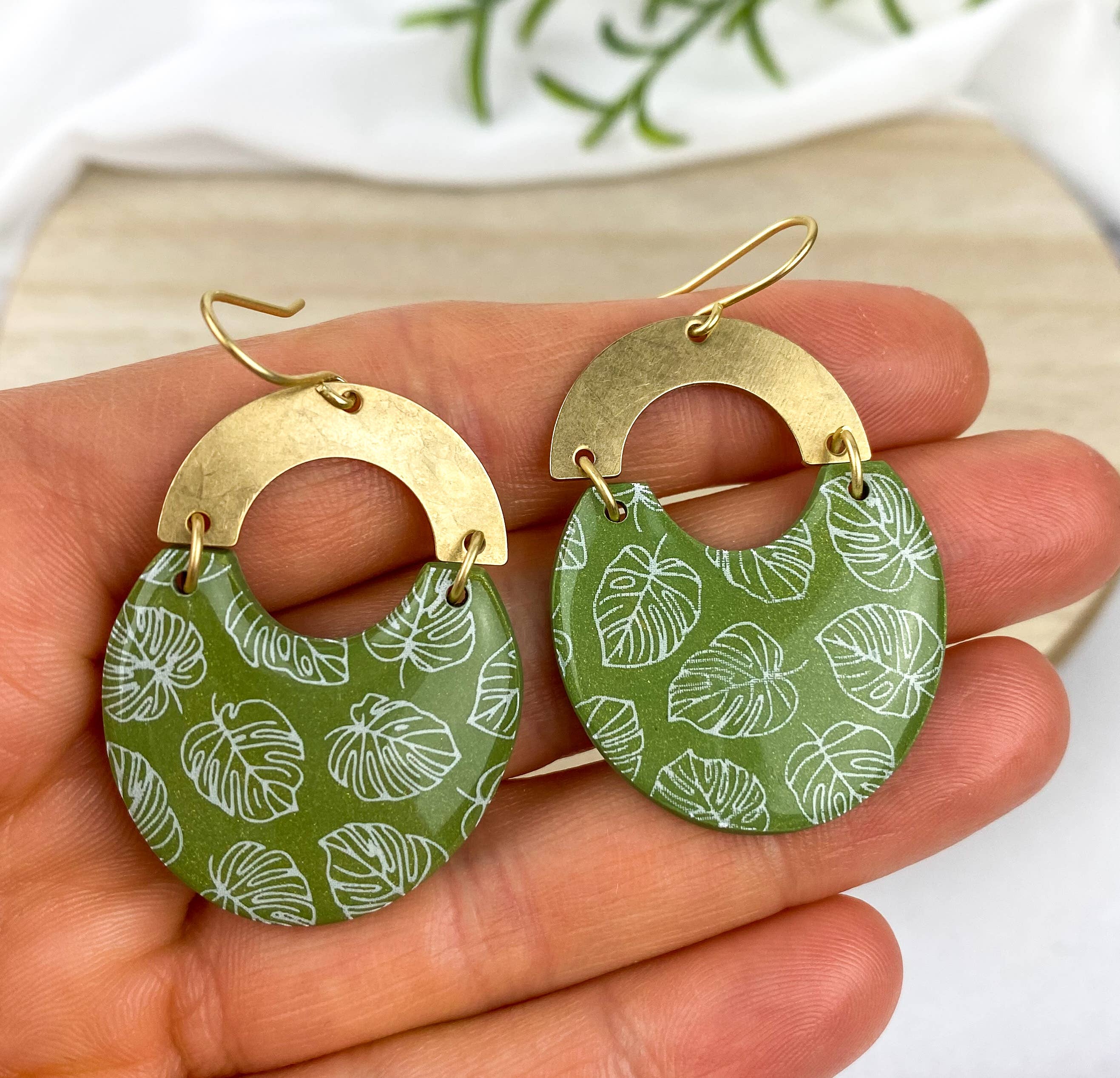 Light Shine - Wholesale Dangle Earrings - Monstera Leaf Dangle Earring | Green Spring Clay Drop |Plant10
