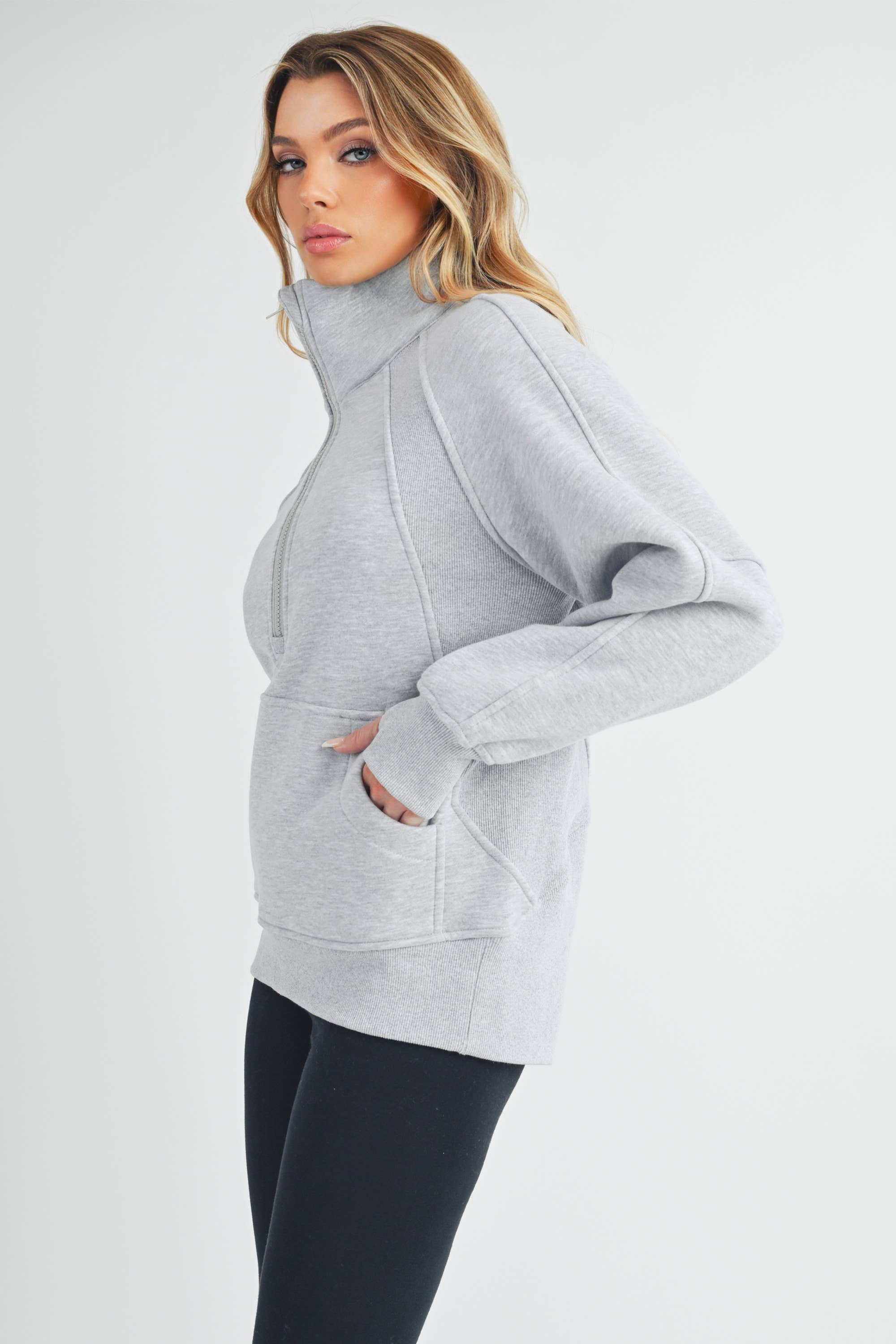 AEMI + CO - Wholesale Sweatshirt - Dames - 986DK lange Dove trui met halve rits en col42