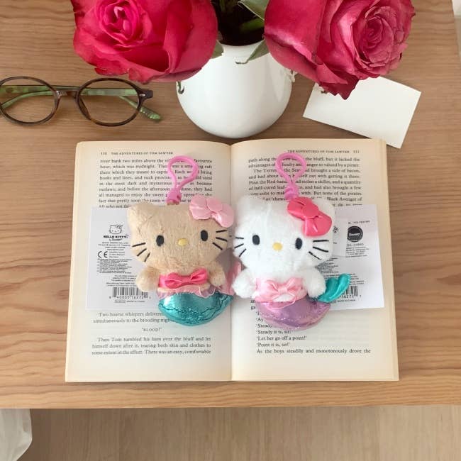 MOND HAUS – Porta-chaves - Mulher por atacado – 🧜Porta-chaves Ari, Peluche Licenciado Hello Kitty Sereia Charm.2