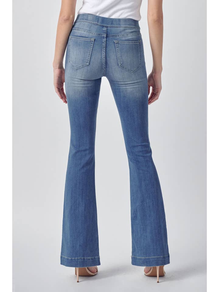 Cello Jeans - Wholesale Jeans - Women's - AB35324 Medium Wash Flared Jegging