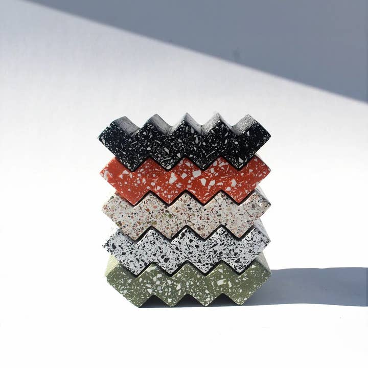 kanju Interiors - Vente Porte-savons de bain - Porte-savon en terrazzo en terre cuite Zig-Zag