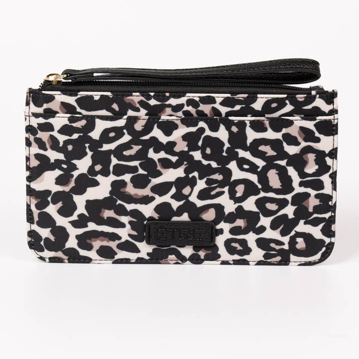 Cartera de Mano Porta Pasaporte - Estampado de Leopardo Crema, Nailon para venta al por mayor de ÊTRE