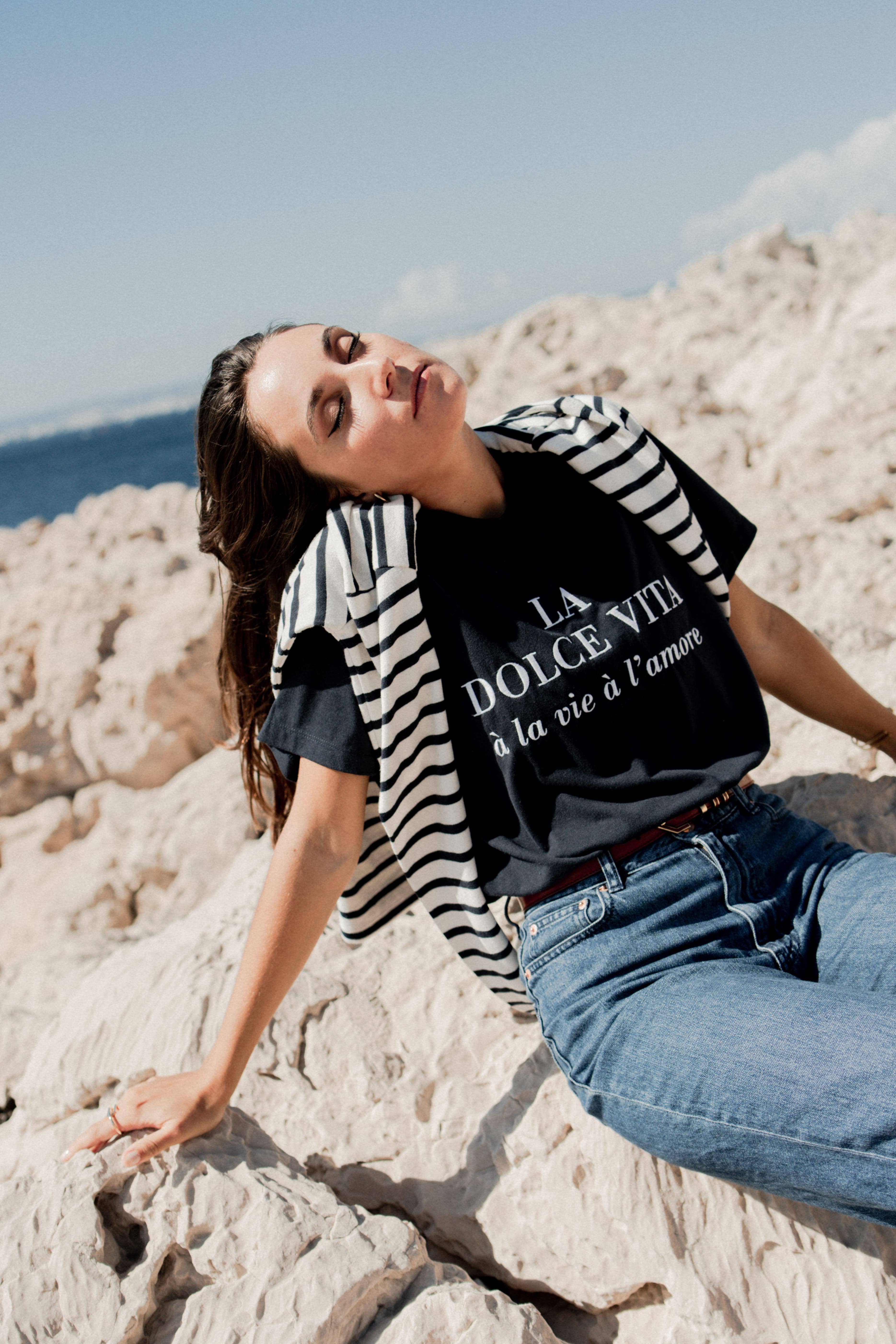 Un baiser français s'il vous plaît - Wholesale Screen Printed T-Shirt - Women's - Navy blue La Dolce Vita T-shirt9