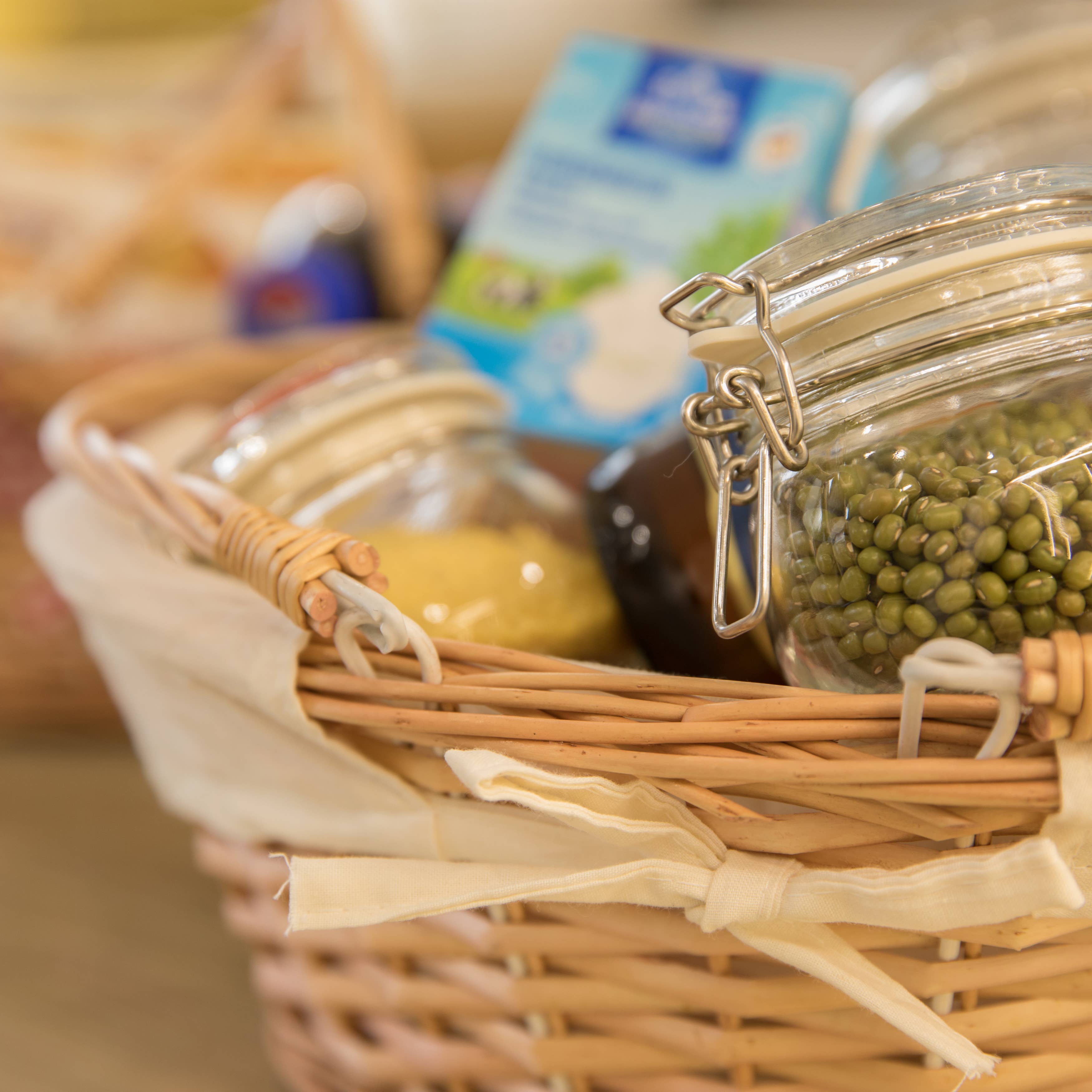 Quickway Imports - Wholesale Picnic Basket - Wicker Willow Picnic Basket with Double Drop-Down Handles4