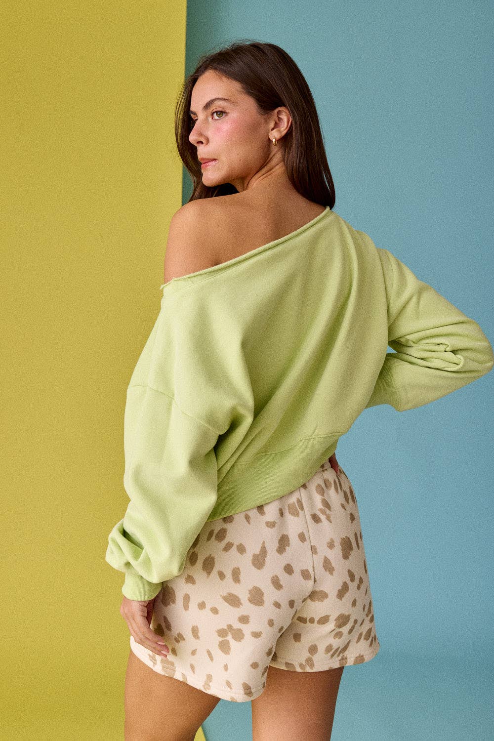 Papermoon - Wholesale Sweatshirt - Women's - PT17835 - Alina Off Shoulder Cropped Sweatshirt34