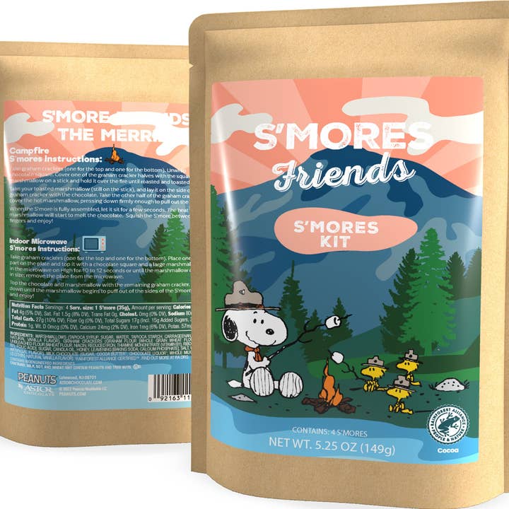Kit S'mores Amis S'more Peanuts® Camp Snoopy pour la vente par Astor Chocolate Corp.