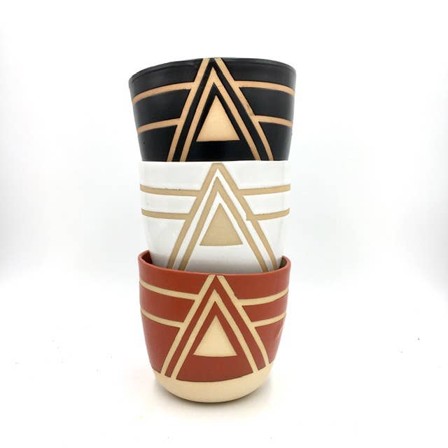 Petit prisme. Pot de plante/jardinière en céramique fait main et bancal. pour la vente par Ruby Farms Pottery