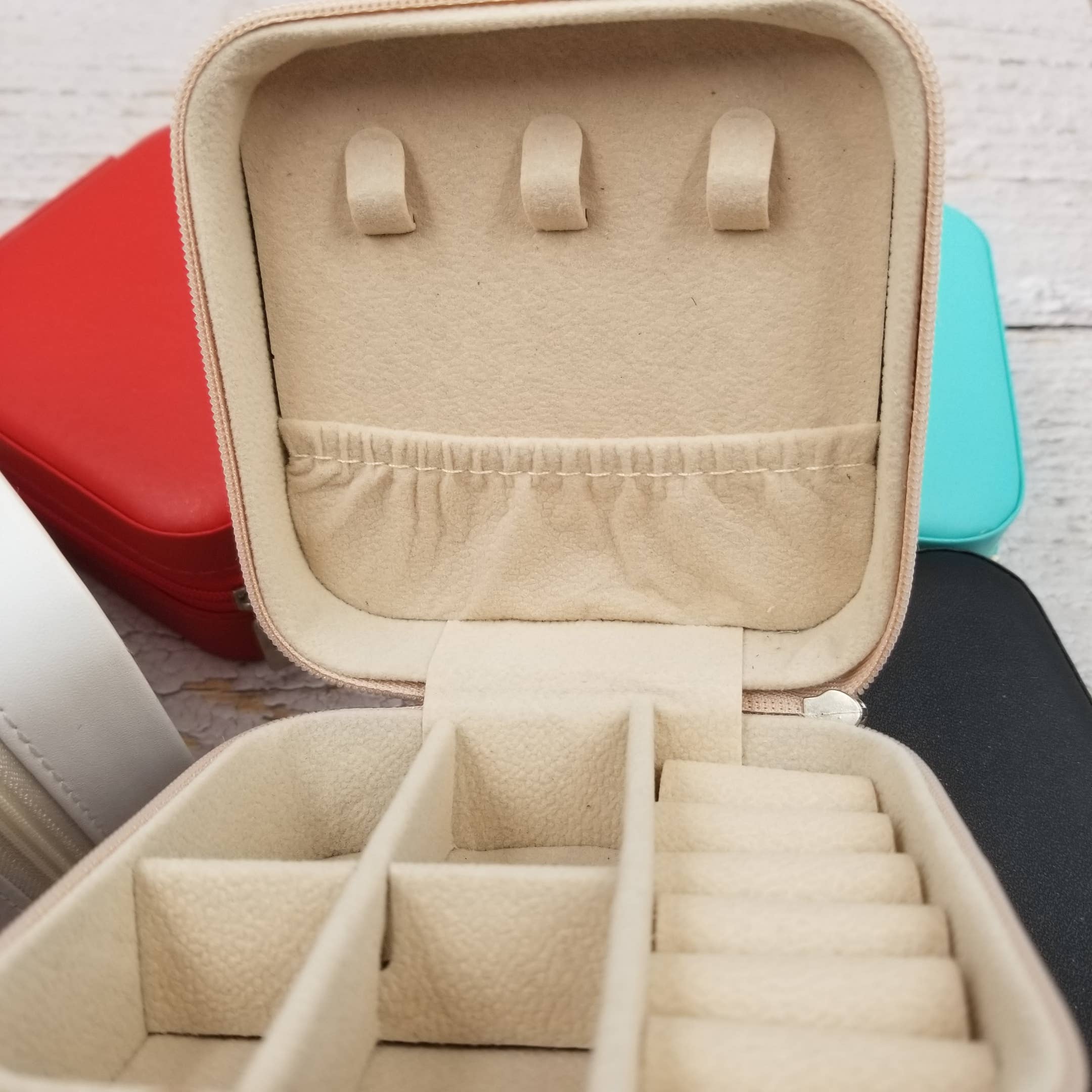 Treasure Wholesale – wholesale Jewellery box/organiser – Leather Jewelry Box With Zipper Organizer Box6