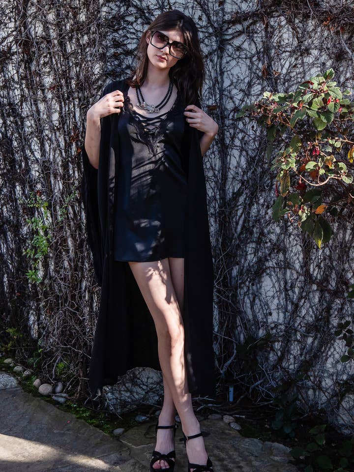 Jennafer Grace – wholesale Dress – Women's – Black Solid Kimono Duster Wrapdress