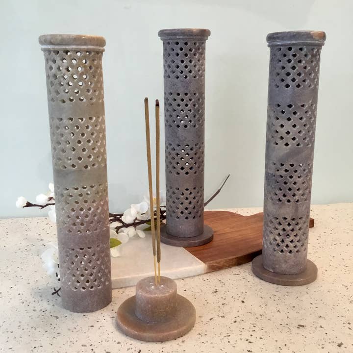 India Handicrafts Inc – Großhandel Räucherstäbchenhalter – Räucherstäbchenhalter aus Speckstein1
