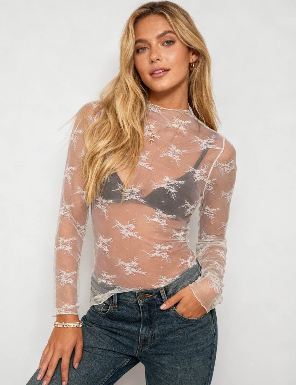 Sweetkama – Engroshandel Bluse - Dame – Sweetkama let transparent top med blomsterblonde og mesh, model SKT15160