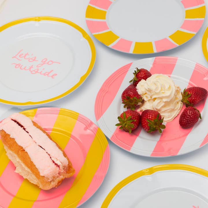 STYLD. - Wholesale Dinnerware Set - Baby, Let's Go Outside Melamine Plate Set | So Yummy