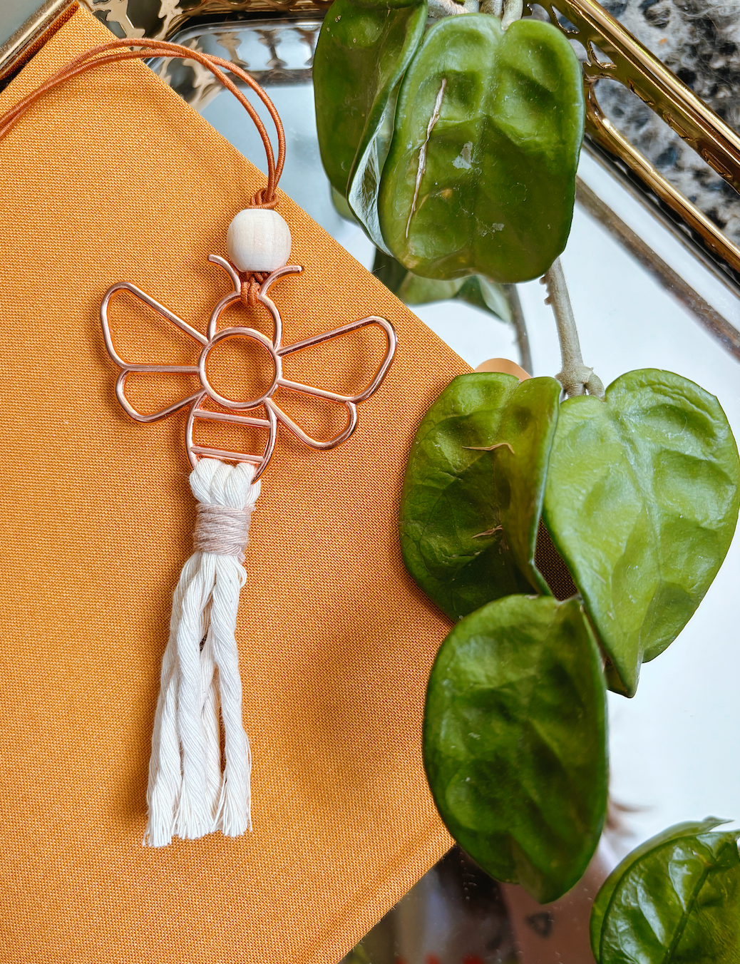 Offhand Fibers – Großhandel Auto-Lufterfrischer – Unisex – Hummel Boho Autoanhänger | Ätherisches Öl Diffusor2