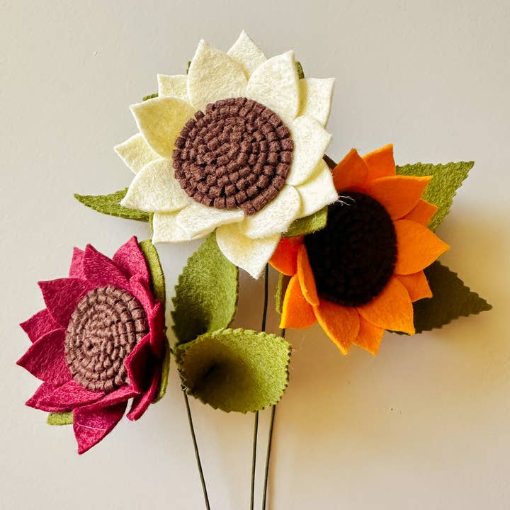 Resa Curbo Creative - Wholesale Artificial flowers - Sunflower Felt Flower - Cream6