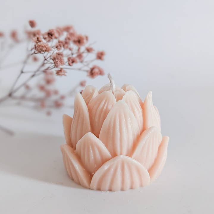 Lilly Flower Candle for wholesale by Iconic Candles