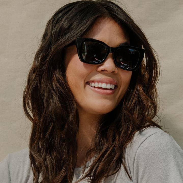 Mohala Eyewear - Wholesale Sunglasses - Women's - Kai Polarized Cat Eye Sunglasses3