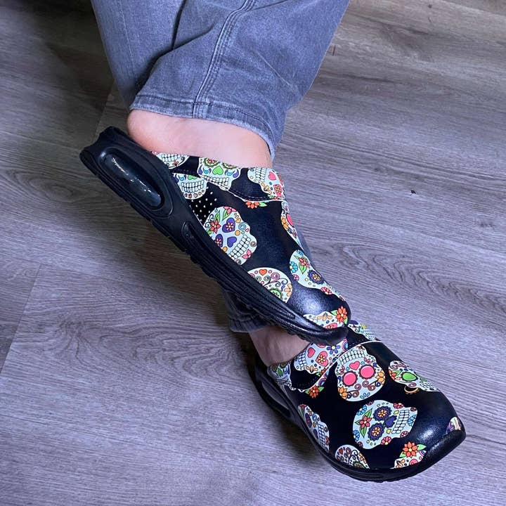 Skull Flower Light Leather Clogs – Unisex for wholesale by UKS UNITED KNACK SYSTEM LTD