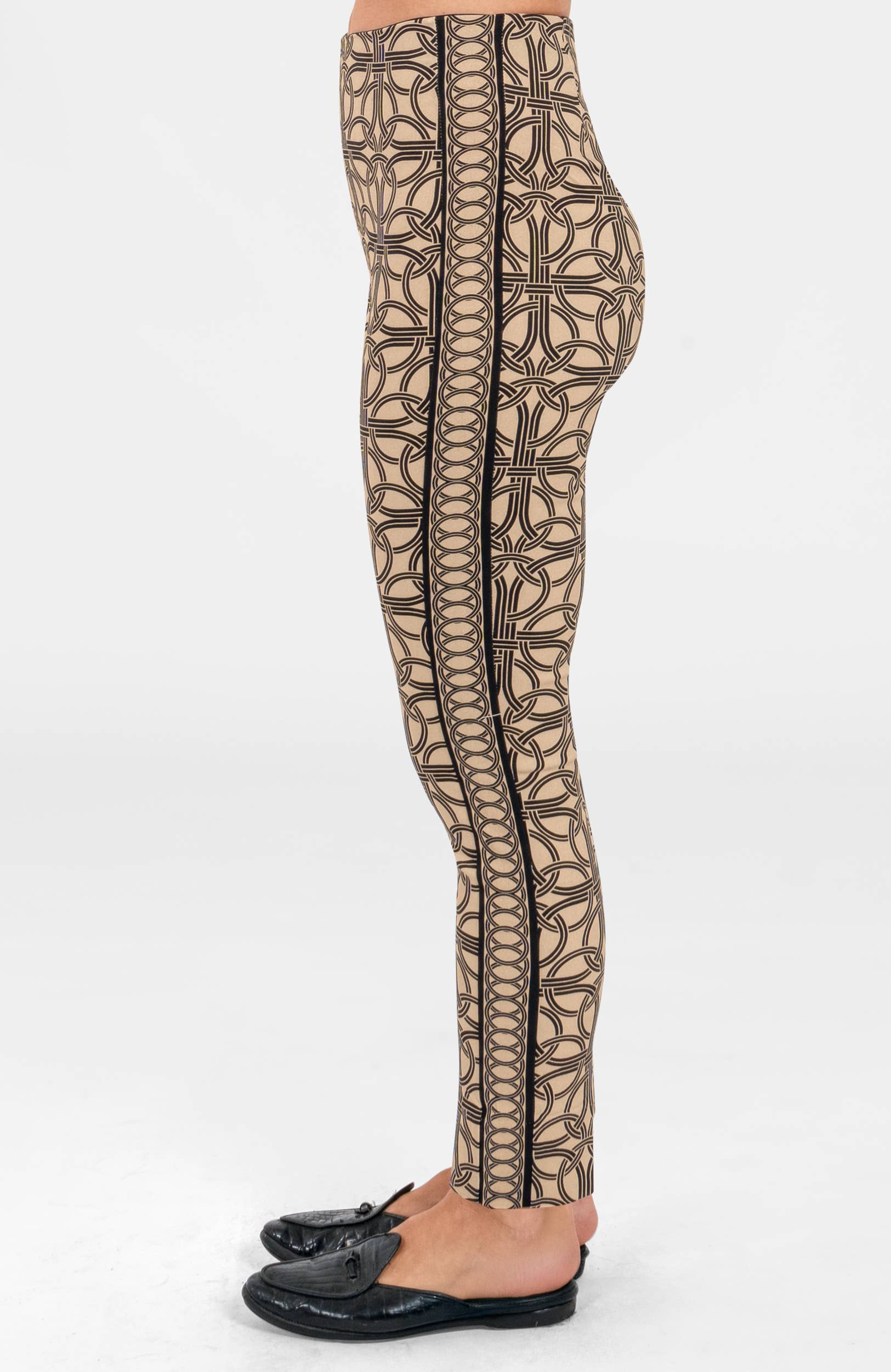 Gretchen Scott LLC - Vente Pantalon – femme - Pantalon sans poignées - Jeu de lancer d'anneaux17