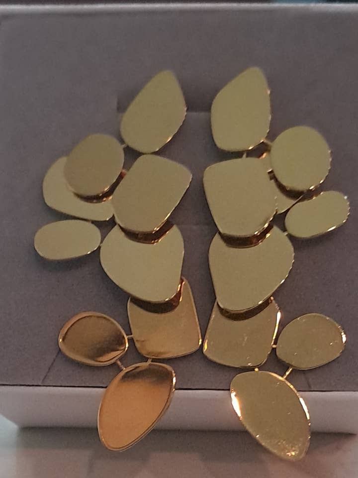 Orecchino Golden Flow per la vendita all'ingrosso da parte di Miss J